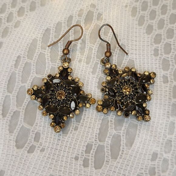 Vintage Monet Dangle earrings. - Picture 1 of 7